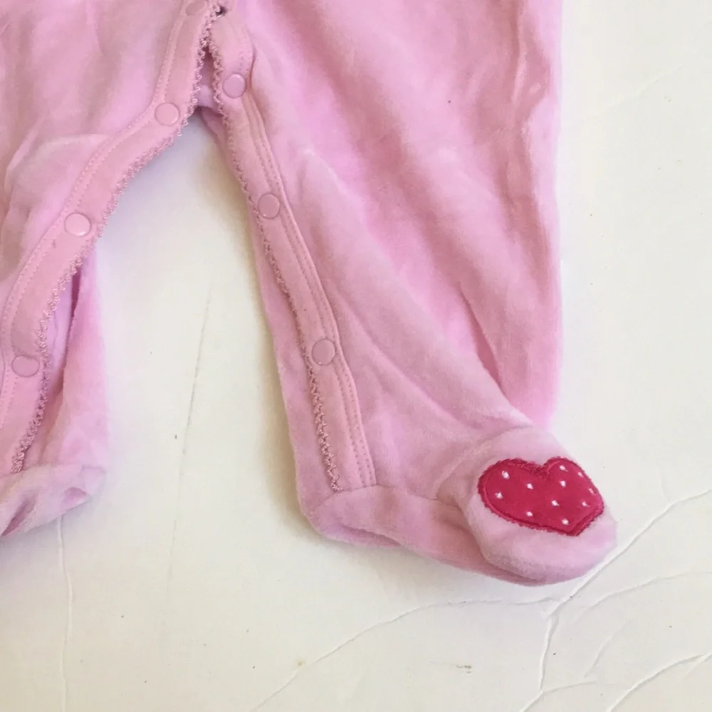 FINAL MARKDOWN Little girls footed onesie 3-6 months